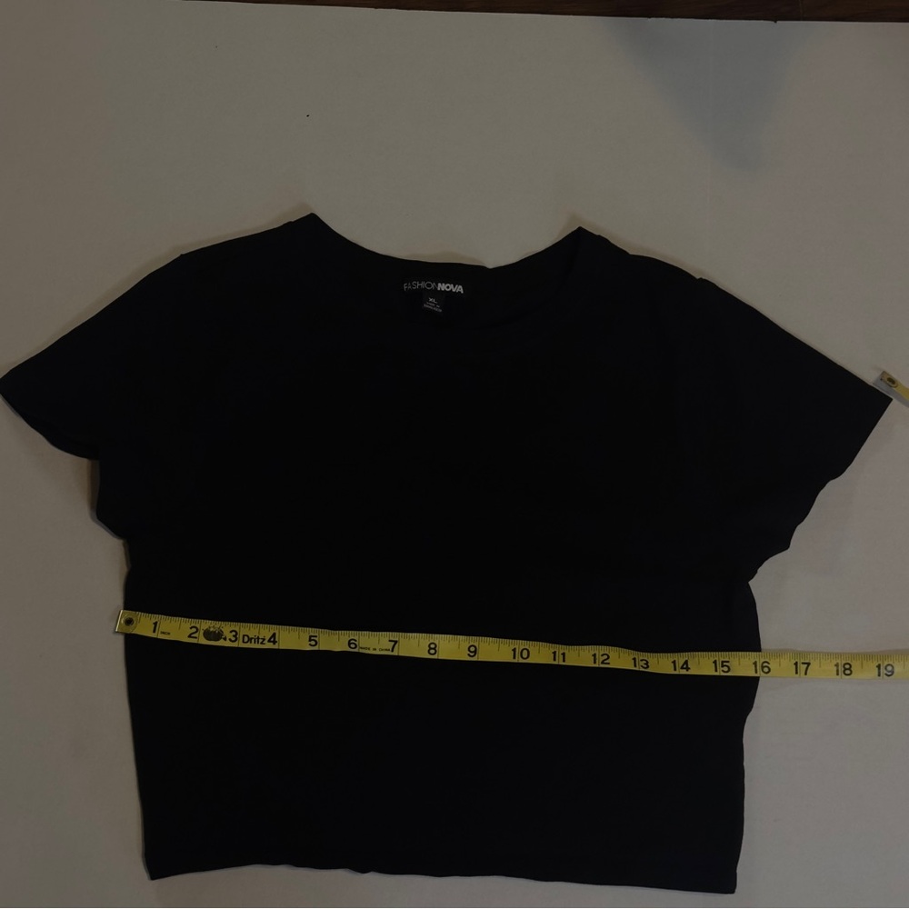 Fashion Nova| crop top tee| Black - Picture 5 of 7